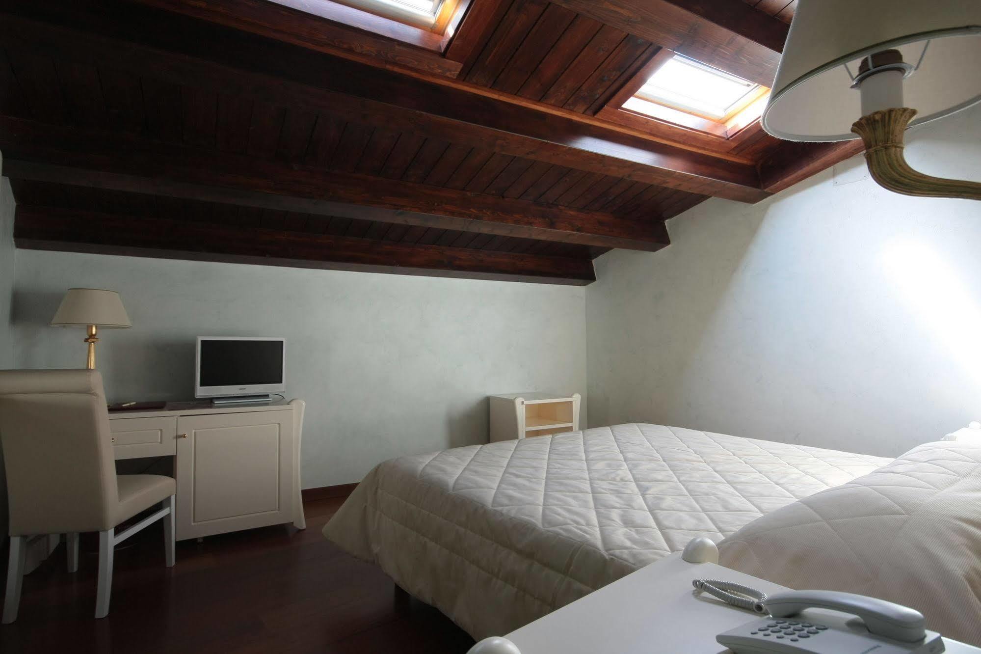 Hotel Rojan Sulmona Zewnętrze zdjęcie