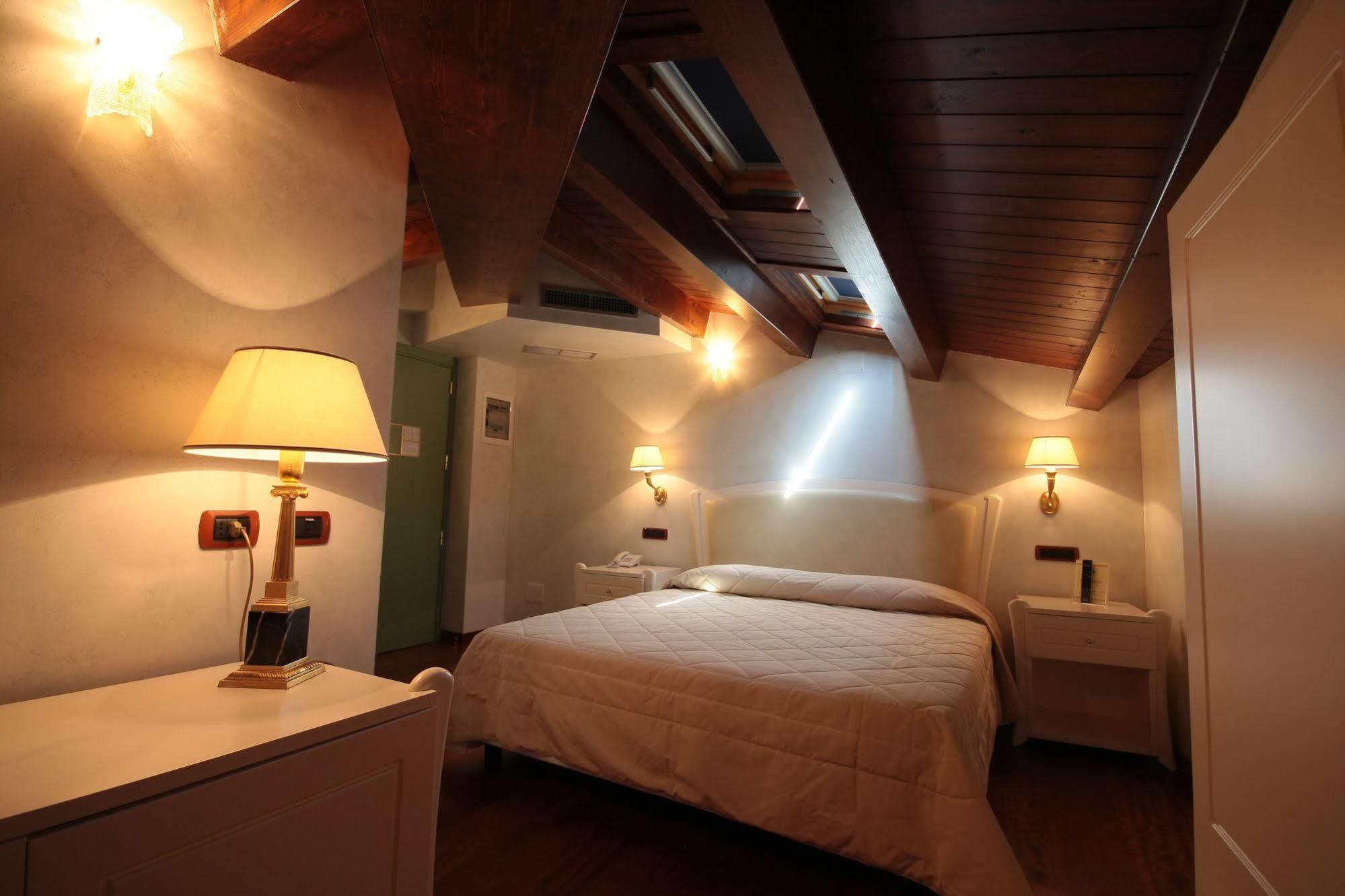 Hotel Rojan Sulmona Zewnętrze zdjęcie
