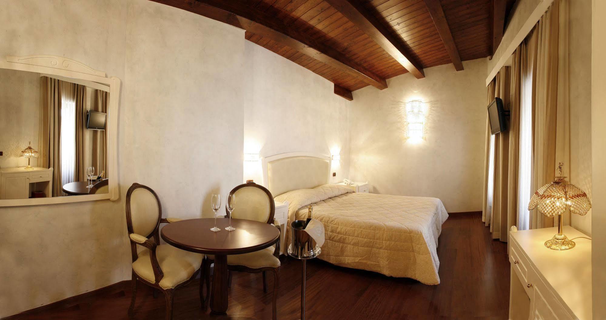 Hotel Rojan Sulmona Zewnętrze zdjęcie