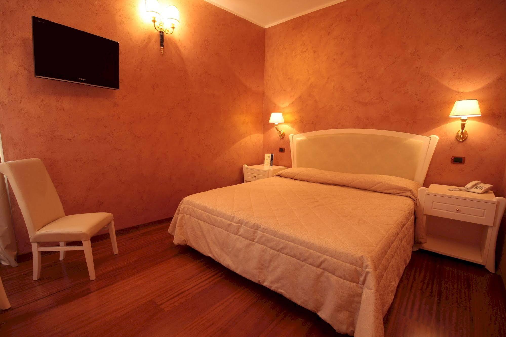 Hotel Rojan Sulmona Zewnętrze zdjęcie