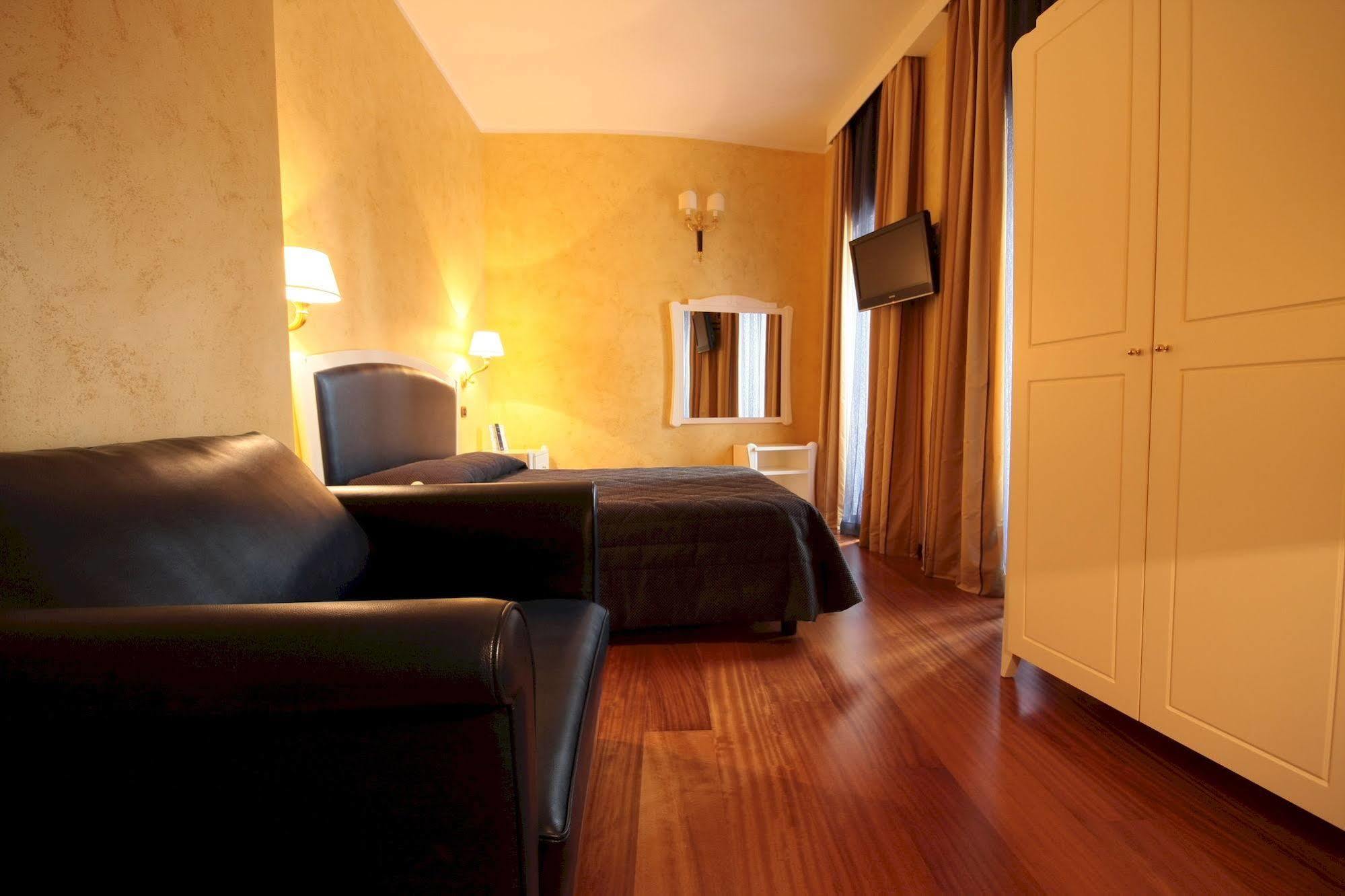 Hotel Rojan Sulmona Zewnętrze zdjęcie