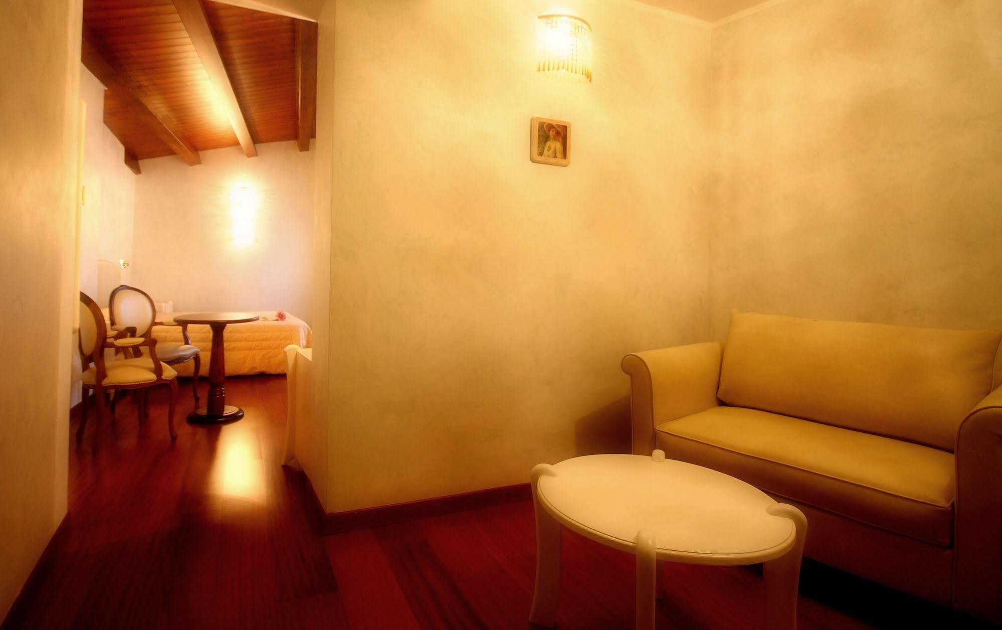 Hotel Rojan Sulmona Zewnętrze zdjęcie