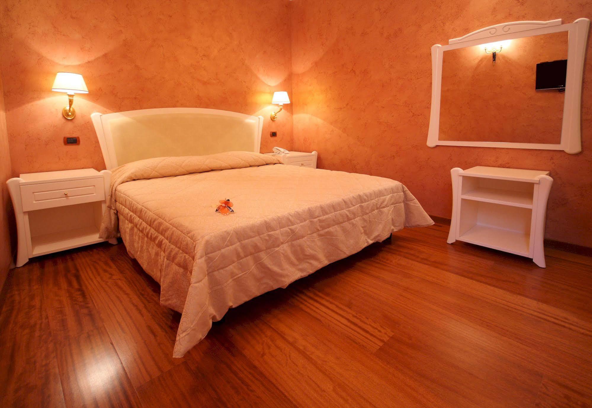 Hotel Rojan Sulmona Zewnętrze zdjęcie